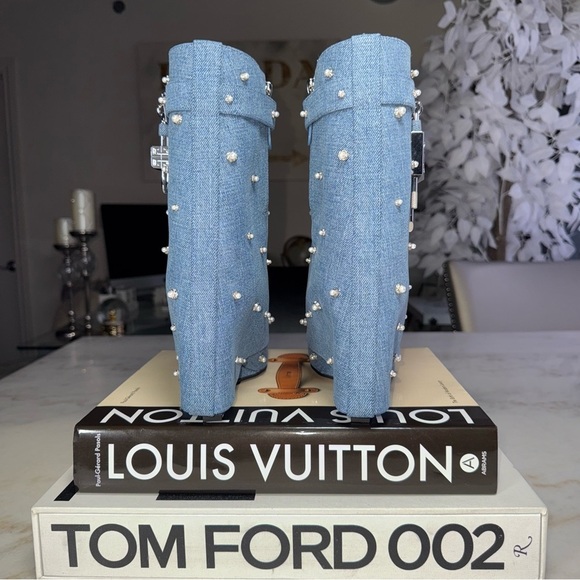 Givenchy 40 Shark Lock Pearl-Embellished Denim Ankle Boots - Picture 7 of 17